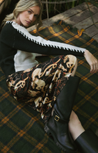 Load image into Gallery viewer, Whip Stitched Two Tone Sweater