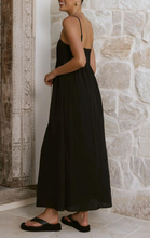 Load image into Gallery viewer, Pleated Black Maxi Dress