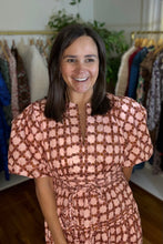 Load image into Gallery viewer, Printed Puff Sleeve Midi
