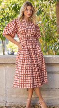 Load image into Gallery viewer, Printed Puff Sleeve Midi
