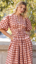 Load image into Gallery viewer, Printed Puff Sleeve Midi
