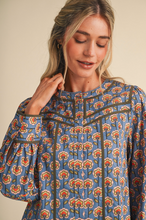 Load image into Gallery viewer, Floral Blouse with Piping
