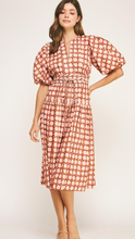 Load image into Gallery viewer, Printed Puff Sleeve Midi
