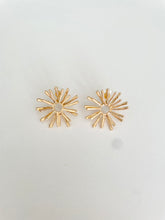 Load image into Gallery viewer, Gold Starburst Earrings
